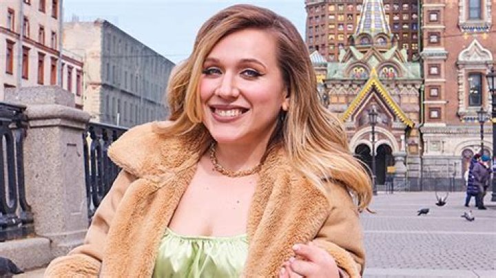 ’90 Day Fiance’s Alina Hopes Fans See Disabled People Need Affection – Hollywood Life