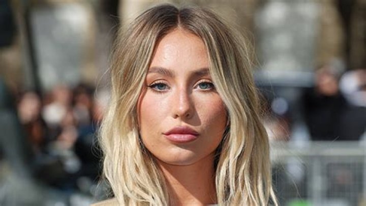 Alix Earle Struggled With an Eating Disorder in High School – Hollywood Life