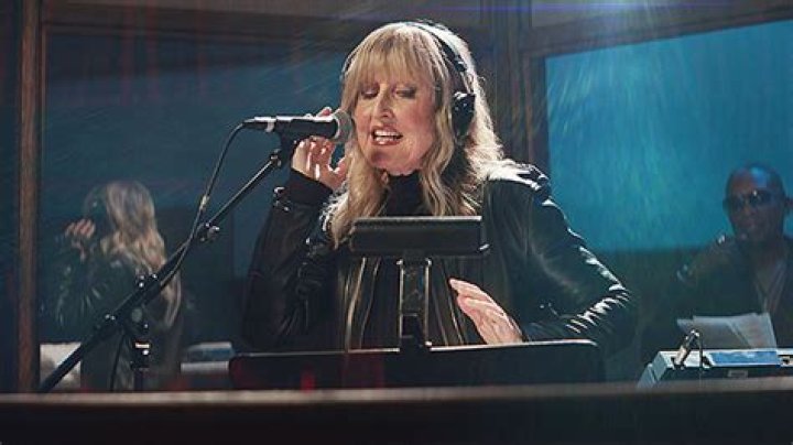 All About 90’s Singer In Diddy’s Super Bowl Ad – Hollywood Life