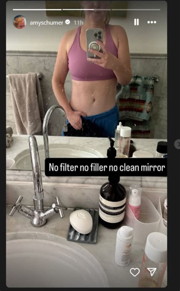 Amy Schumer Shares Underwear Selfie & Reveals She Gained ’40 Pounds’ – Hollywood Life