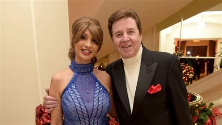 Bobby Bones & More – Hollywood Life