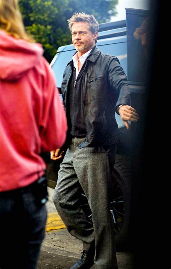 Brad Pitt & George Clooney Film ‘Wolves’ Movie In Los Angeles: Photos – Hollywood Life