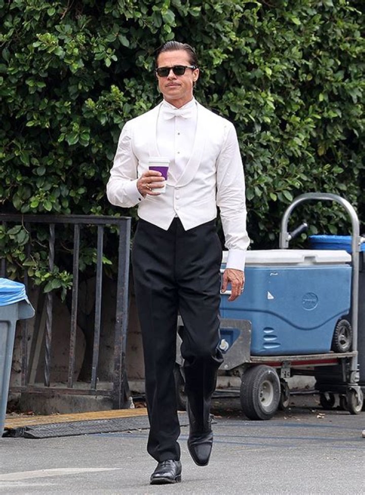 Brad Pitt Rocks Tuxedo In New ‘Babylon’ Set Photo – Hollywood Life