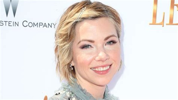 Carly Rae Jepsen Celebrity Profile – Hollywood Life