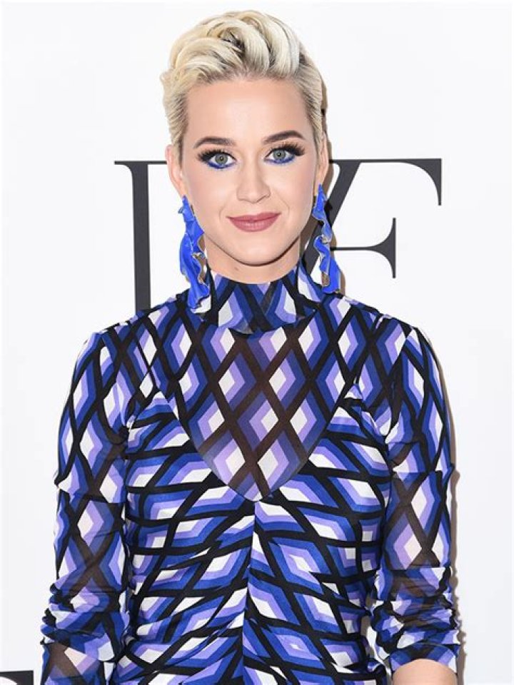 Celebrities Matching Their Eyeshadow To Dresses — See Pics – Hollywood Life