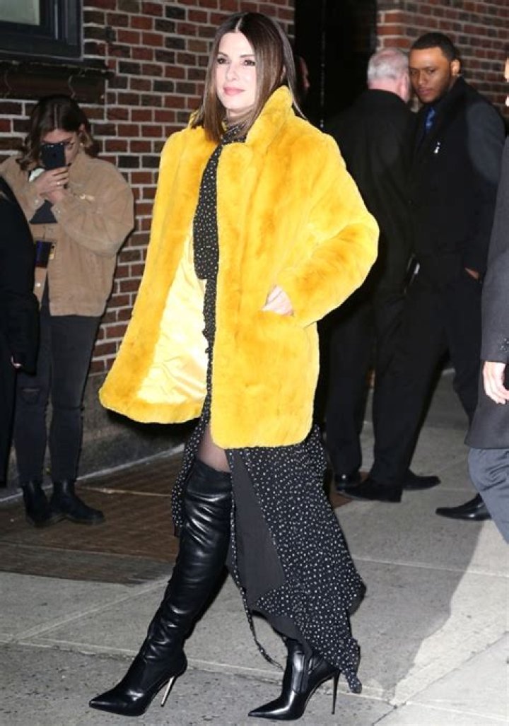 Celebs In Winter Coats — Photos Of Stars Bundling Up – Hollywood Life