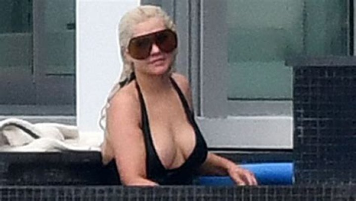 Christina Aguilera Stuns In Gucci Swimsuit While In Miami — Pics – Hollywood Life