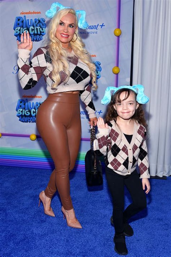 Coco Austin & Daughter Chanel In Pink At Malibu Barbie Cafe: Photos – Hollywood Life