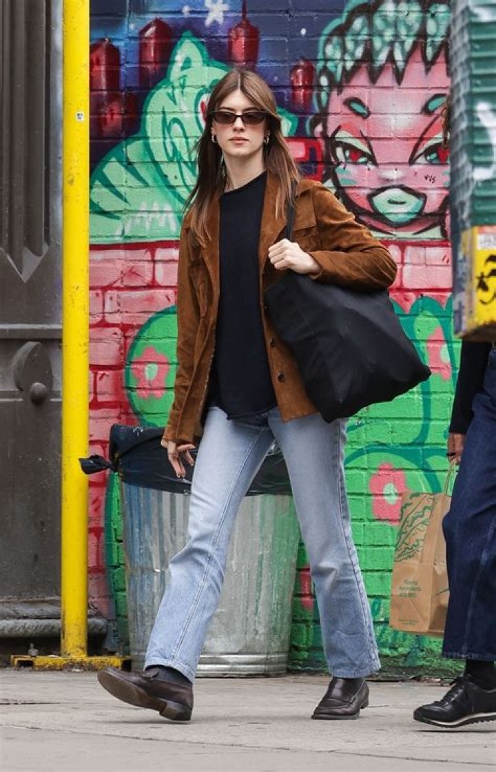 Daisy Edgar-Jones & More – Hollywood Life