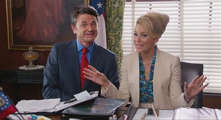 Elizabeth Banks Singing In Sequel? — Exclusive Interview – Hollywood Life