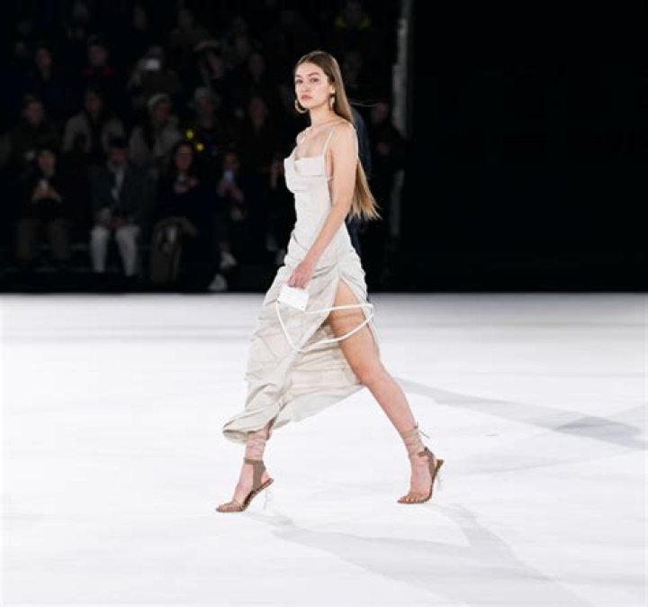 Gigi Hadid Reveals How She Found Out She Was Pregnant: Tweet – Hollywood Life