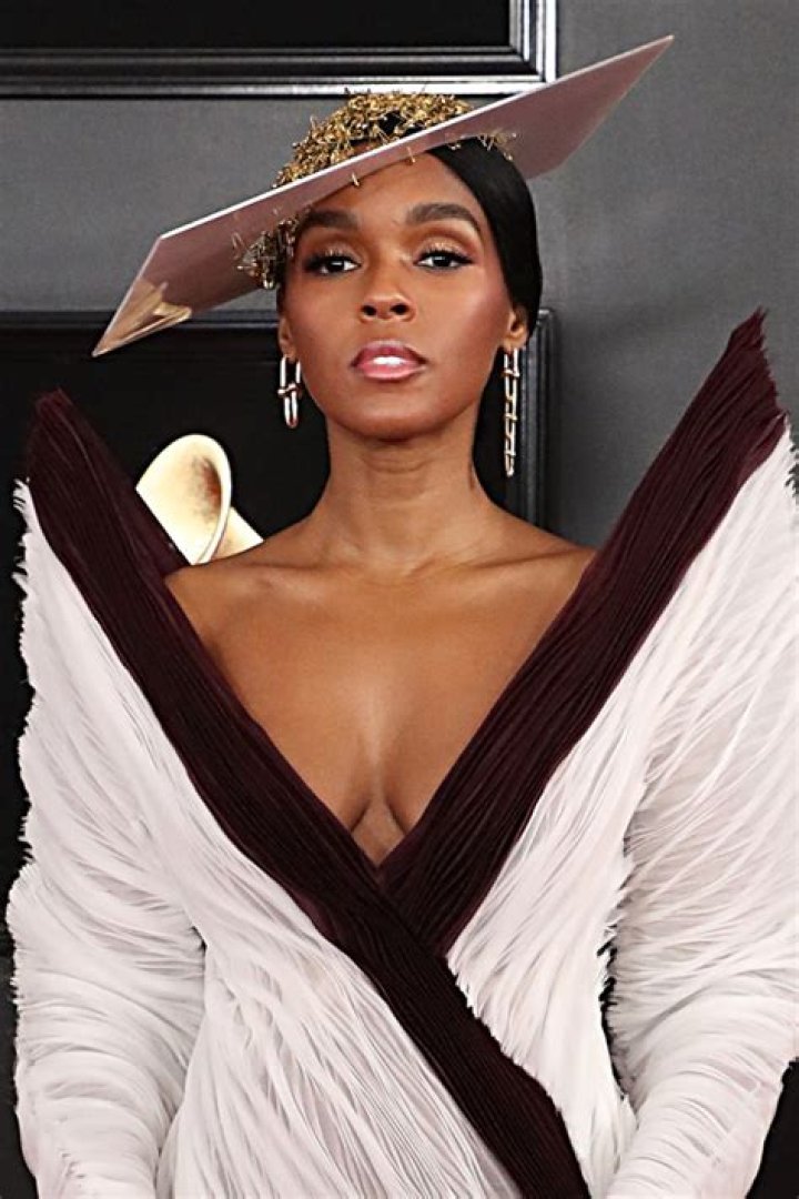 Grammys Hair & Makeup 2019 — See The Best Beauty Looks On The Red Carpet