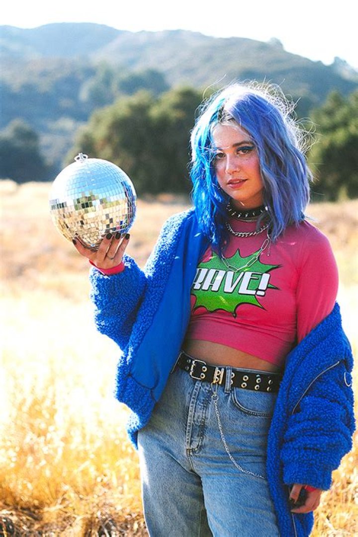 Gwyn Love Reveals How New Album ‘dimr’ Is About ‘The Trials That Come With Learning To Love’