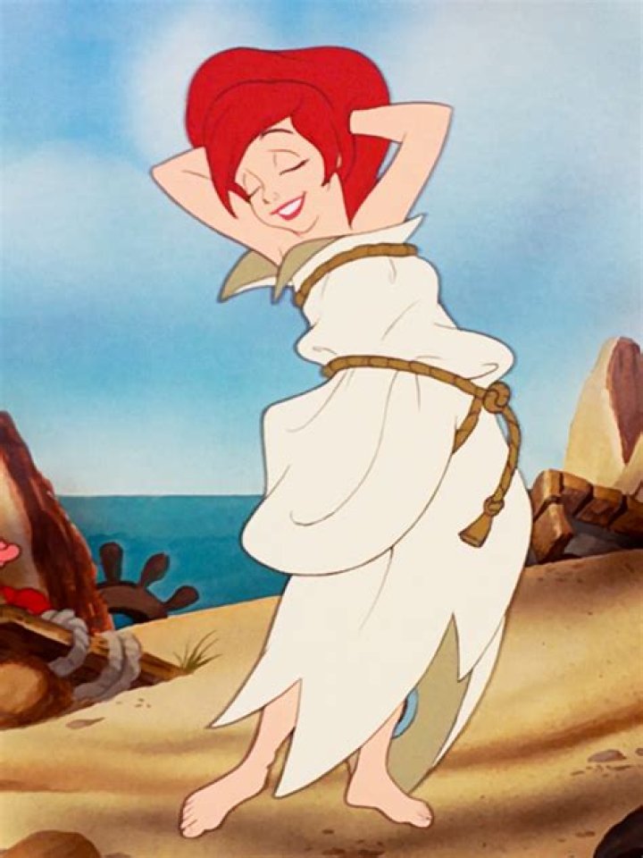 Halley Bailey Wears Ariel’s Burlap Dress On ‘Little Mermaid’ Set – Hollywood Life