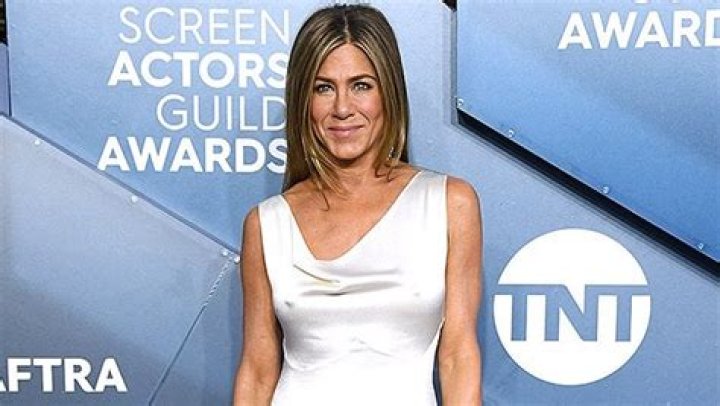 Jennifer Aniston, 53, Reveals Her Fitness Secret: An Intense ‘Climbing Cardio Class’ & Jump Rope