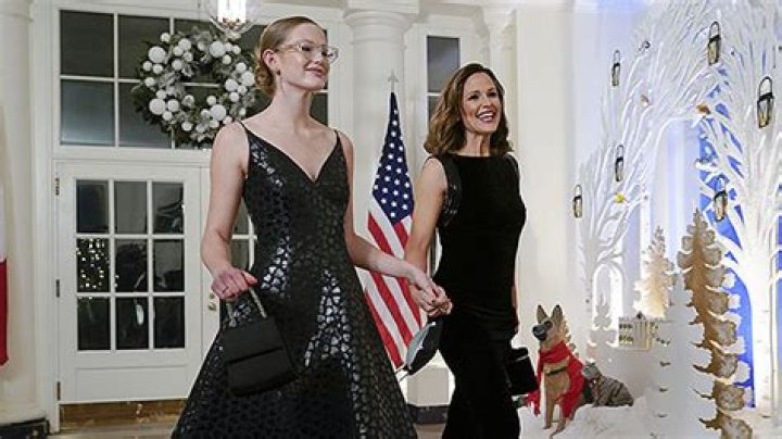 Jennifer Garner & Violet Wear Black Dresses At Biden’s State Dinner – Hollywood Life