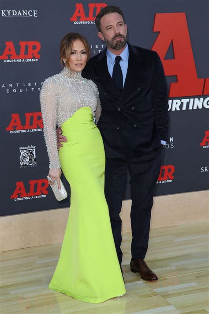 Jennifer Lopez & Ben Affleck Snuggle At ‘Air’ Movie Premiere – Hollywood Life