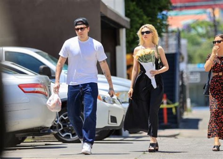 Justin Bieber Gives Selena Gomez A 'Pre-Engagement Ring' — New Report – Hollywood Life