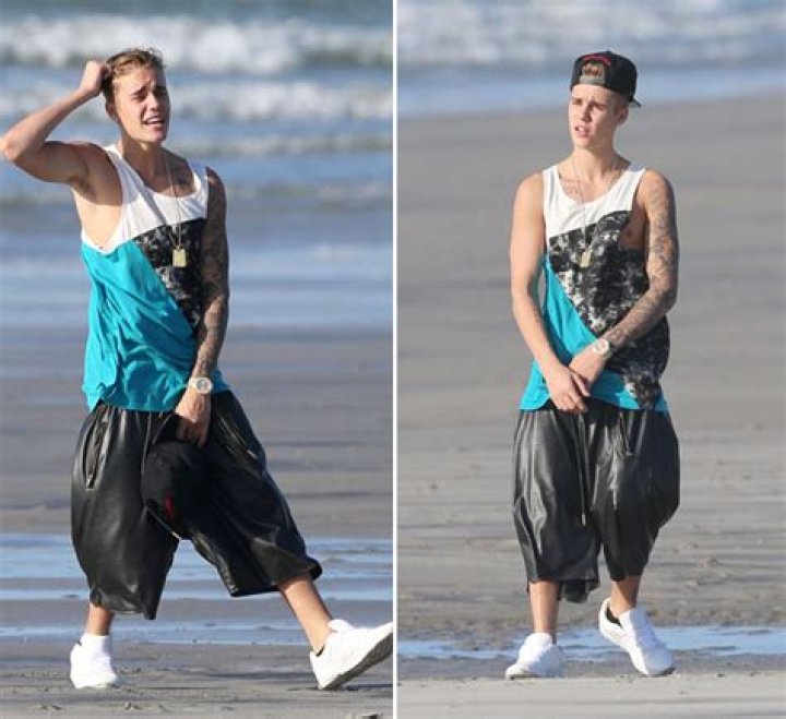 Justin Bieber Rocks Bizarre Leather Shorts In Panama On An ATV — Cool Or Crazy? – Hollywood Life