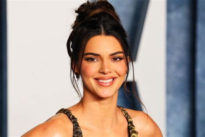 Kendall Jenner Reveals She Believes In Love At First Sight & Tells Fans Why – Watch