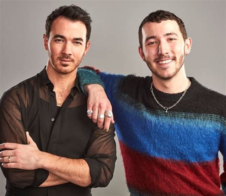 Kevin Jonas Reveals Lie Detector Challenge – Hollywood Life