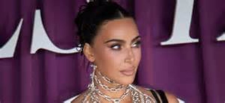 Kim Kardashian Cries After Failing To Fit Into Versace Dress Amid 18 Lb. Weight Gain — See Pic