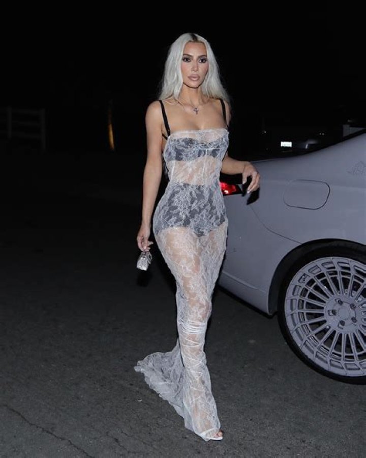 Kim Kardashian Gushes Over ‘Bridgerton’s Sex Scene In Instagram Videos – Hollywood Life