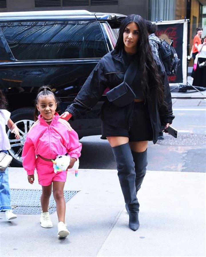 Kim Kardashian Shares Cute Photos Of Chicago & Niece Dream – Hollywood Life