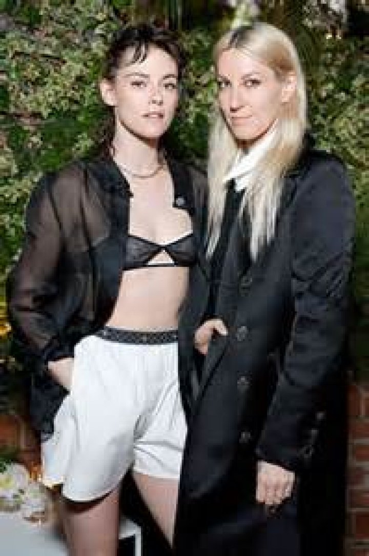 Kristen Stewart & Dylan Meyer ‘So In Love’ Amid Engagement: They Are In This ‘For Life’