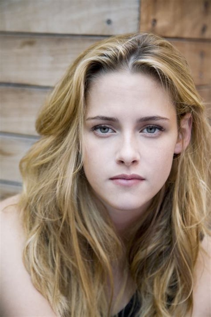 Kristen Stewart Why She ‘Doesn’t Care’ About Mean ‘Family Guy’ Episode