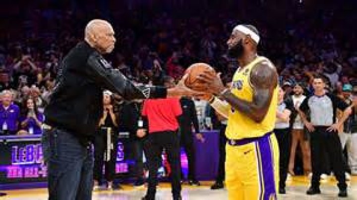 LeBron James Breaks Down In Tears Over Kobe Bryant’s Death – Watch – Hollywood Life