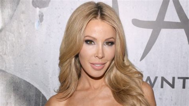 Lisa Hochstein Celebrity Profile – Hollywood Life