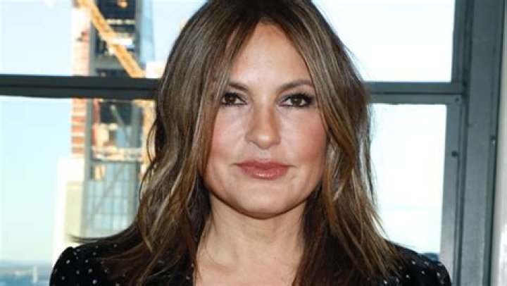 Mariska Hargitay Suffers From Broken Knee, Fractured Ankle & More – Hollywood Life