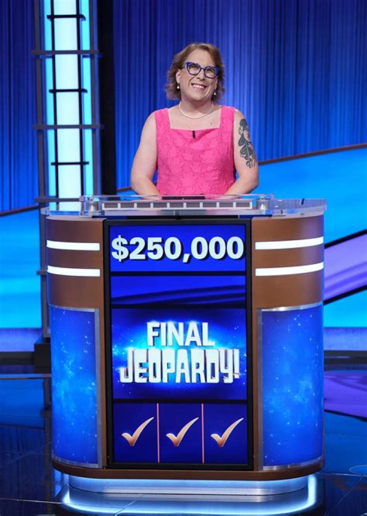 Mayim Bialik Reacts To Amy Schneider’s ‘Historic’ Run On ‘Jeopardy’: ‘She’s A Powerful Figure’