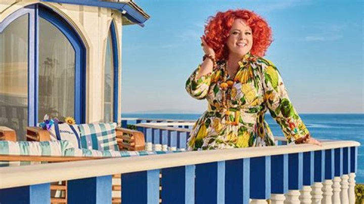 Melissa McCarthy Is A Gorgeous Redhead In Booking.com’s Super Bowl Ad – Hollywood Life