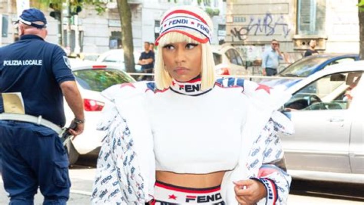 Nicki Minaj Slays In Fendi x SKIMS Bra Top & Bottoms In Sexy Photos – Hollywood Life