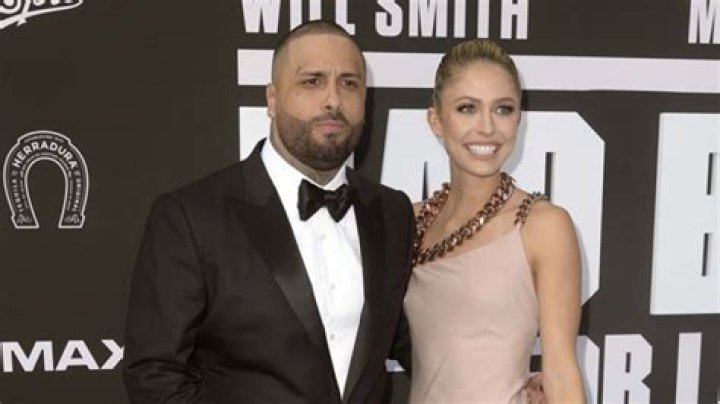 Nicky Jam Proposes To Girlfriend Cydney Moreau On Valentine’s Day – Hollywood Life