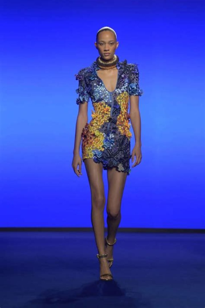 Noah Cyrus Rocks Blue See-Through Dress For Paris Fashion Week: Photos – Hollywood Life