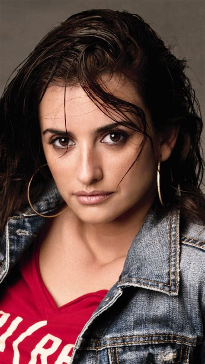 Penelope Cruz Celebrity Profile – Hollywood Life