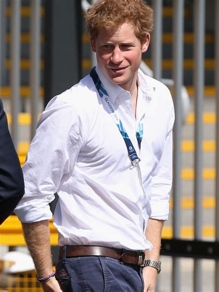 [PICS] Prince Harry Shirtless — See Royal Flaunt His Abs On Jamaican Vacation – Hollywood Life