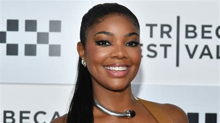 Relieve Dry and Itchy Scalp – Hollywood Life