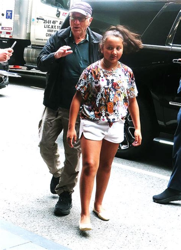 Robert DeNiro & Daughter Helen Out In NYC: Photos – Hollywood Life