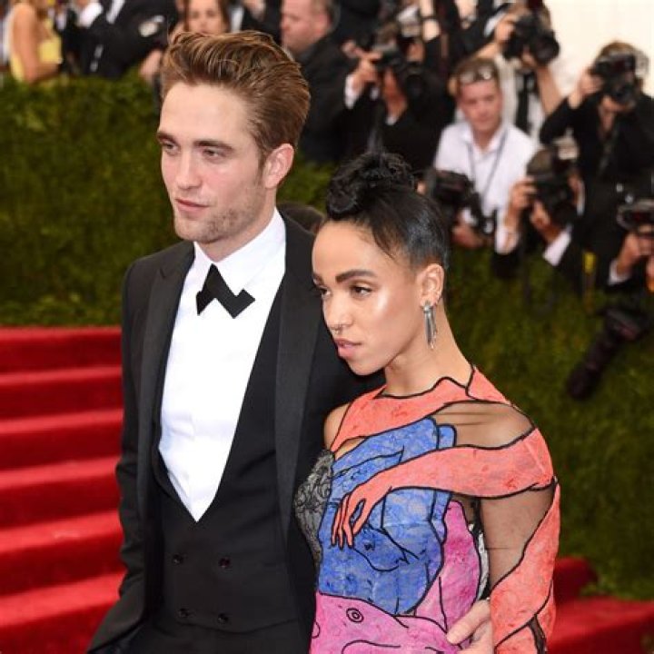 Robert Pattinson & FKA Twigs Wedding On Hold: His Family Unsure She’s Right For Him