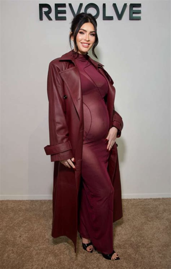 See Pics Of Her Showing Off Baby Bump – Hollywood Life