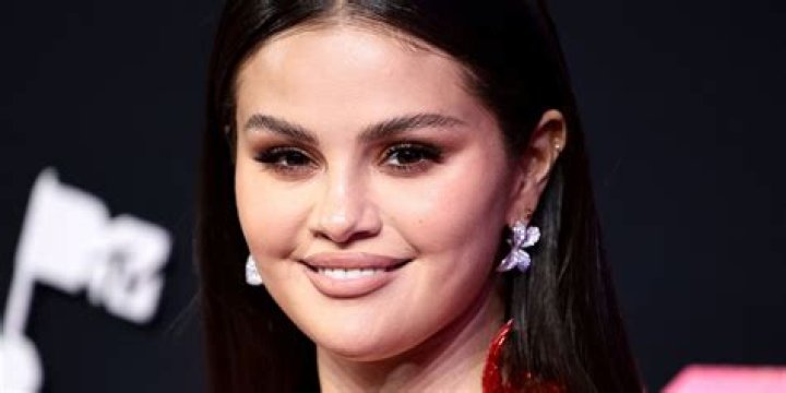 Selena Gomez Wears Only A Towel As She Eats Tacos In Bed – Hollywood Life