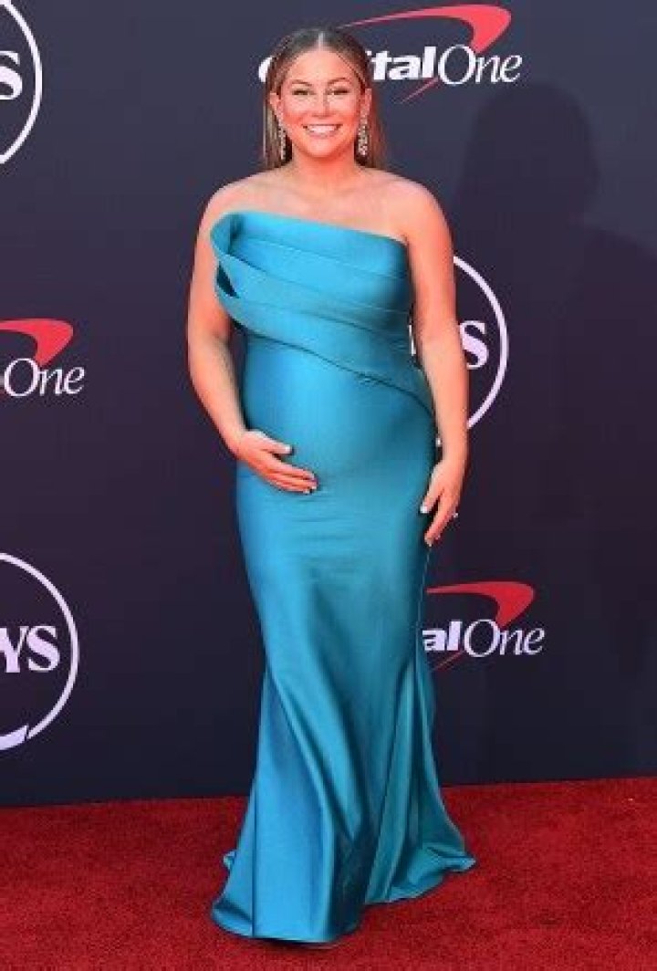 Shawn Johnson Shows Off Baby Bump In Blue Dress At 2023 ESPYS: Photos – Hollywood Life