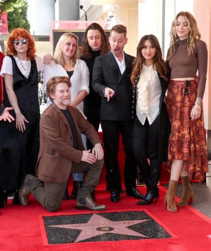 Slams His Affair In New Song – Hollywood Life