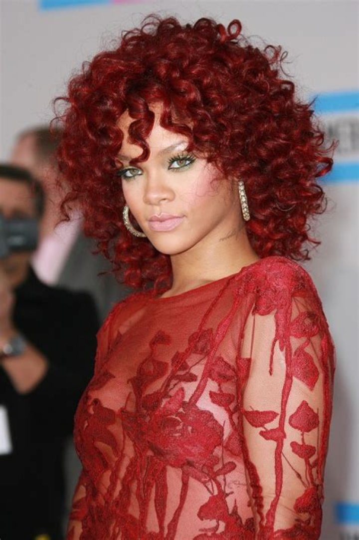 Stars Wearing Clothes That Match Their Hair: PICS