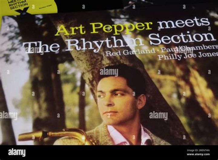 Sterling K. Brown & Blake Lively Makeout In ‘The Rhythm Section’ Clip – Hollywood Life