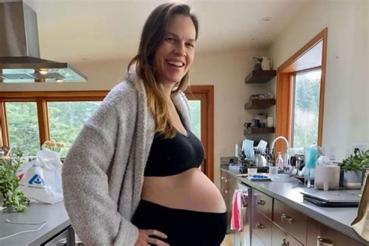 Sweet Pregnancy Post – Hollywood Life